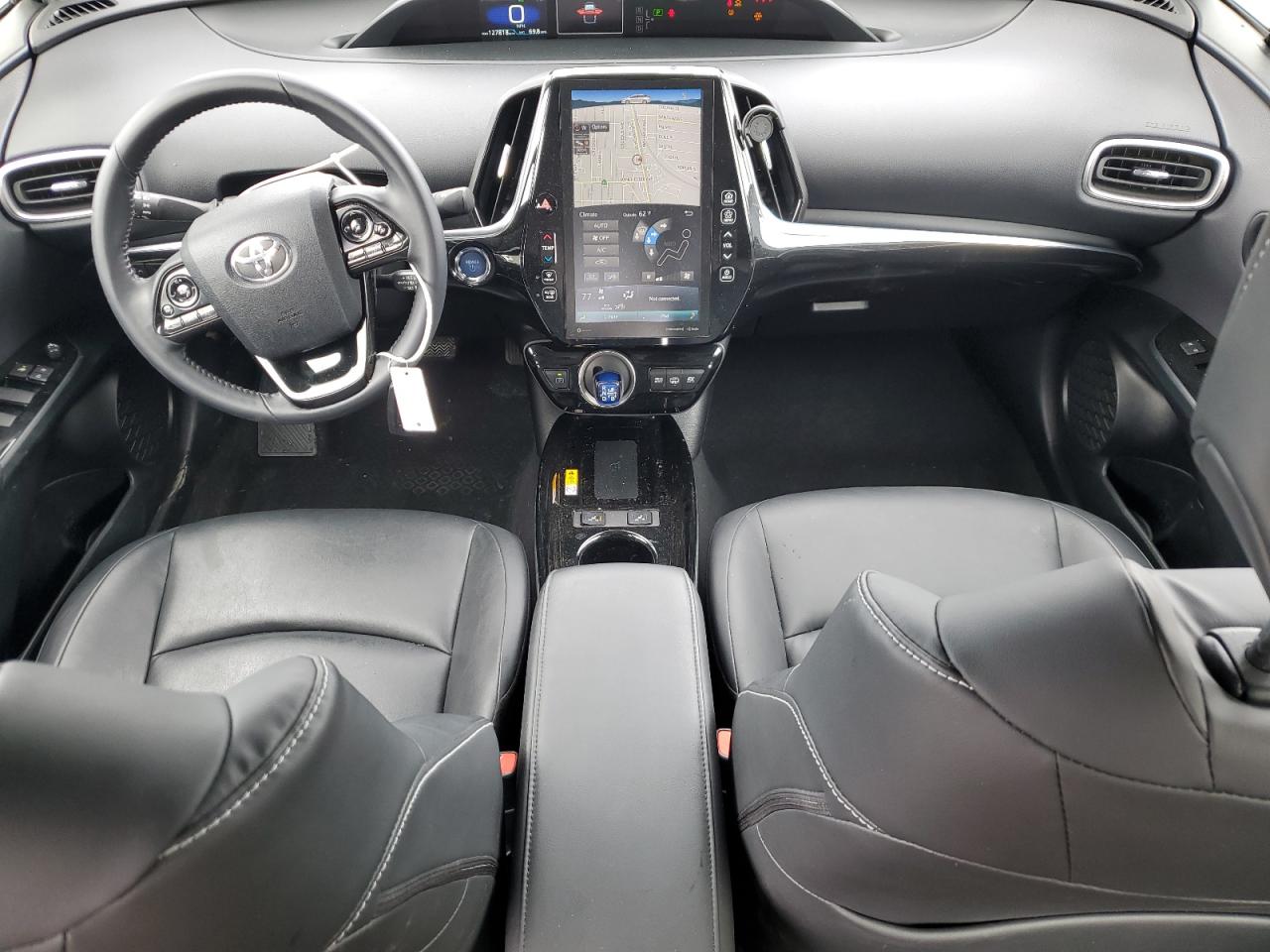 2022 Toyota Prius - Image 8