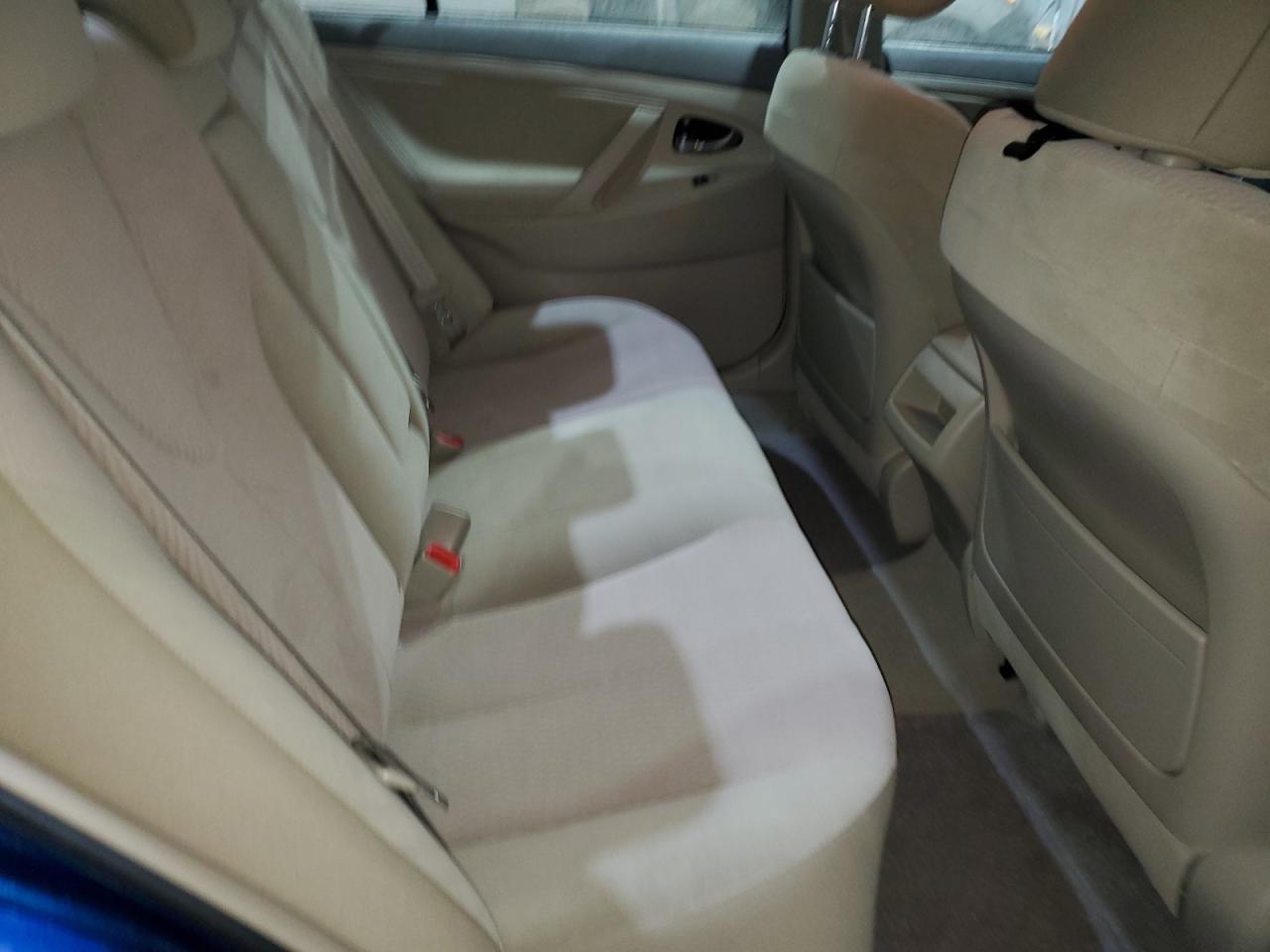 2011 Toyota Camry - Image 10