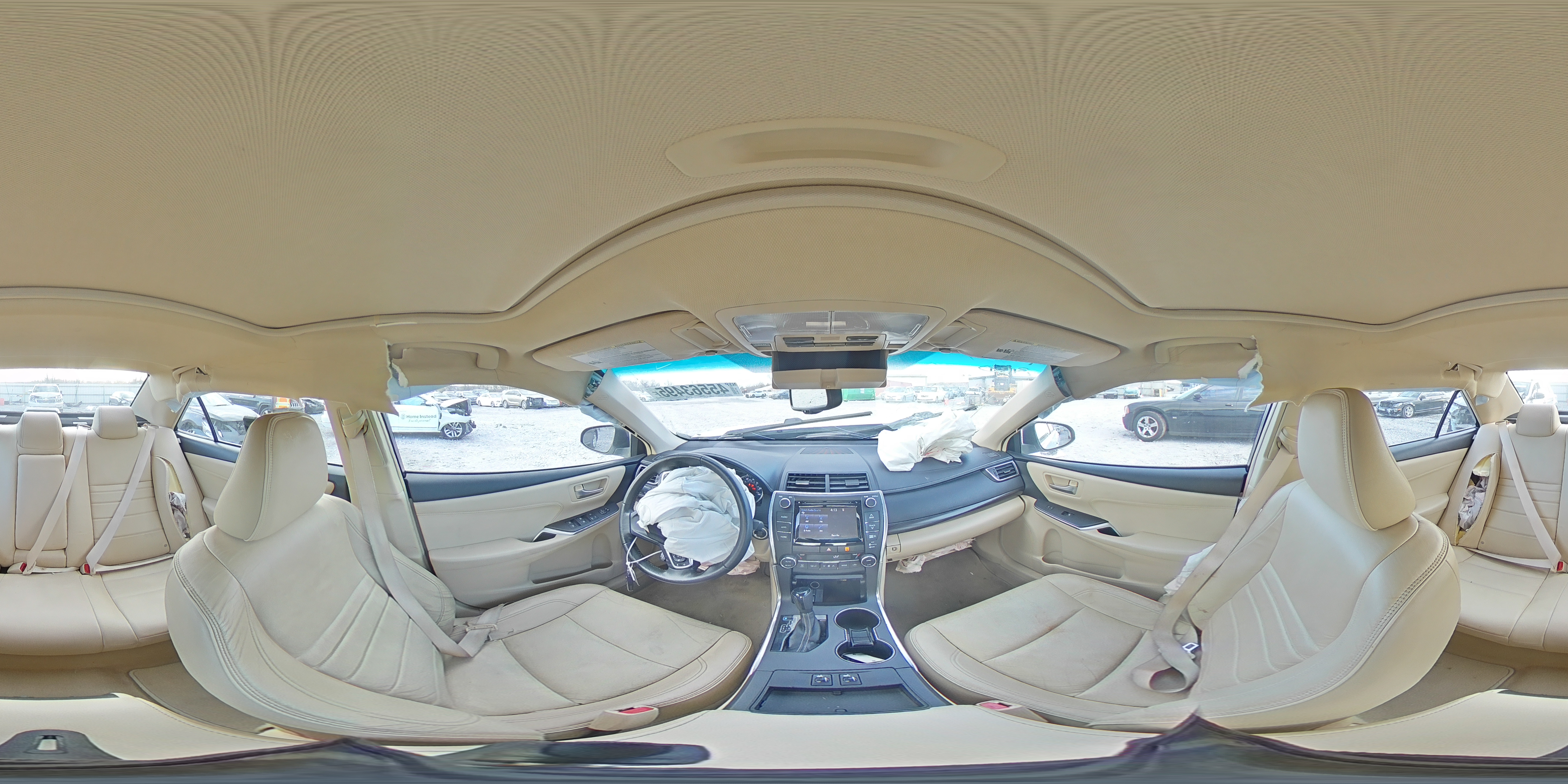 2015 Toyota Camry - Image 12