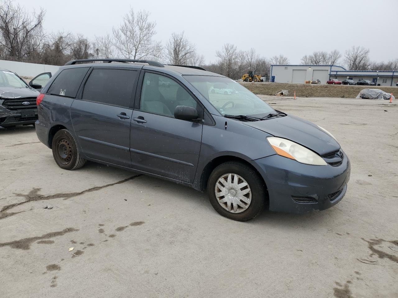 2009 Toyota Sienna - Image 4