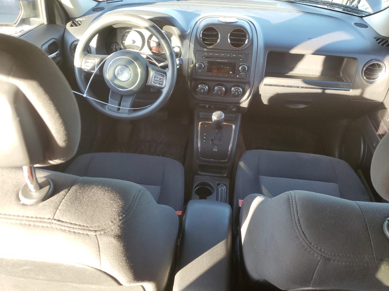 2015 Jeep Liberty (Patriot) - Image 8