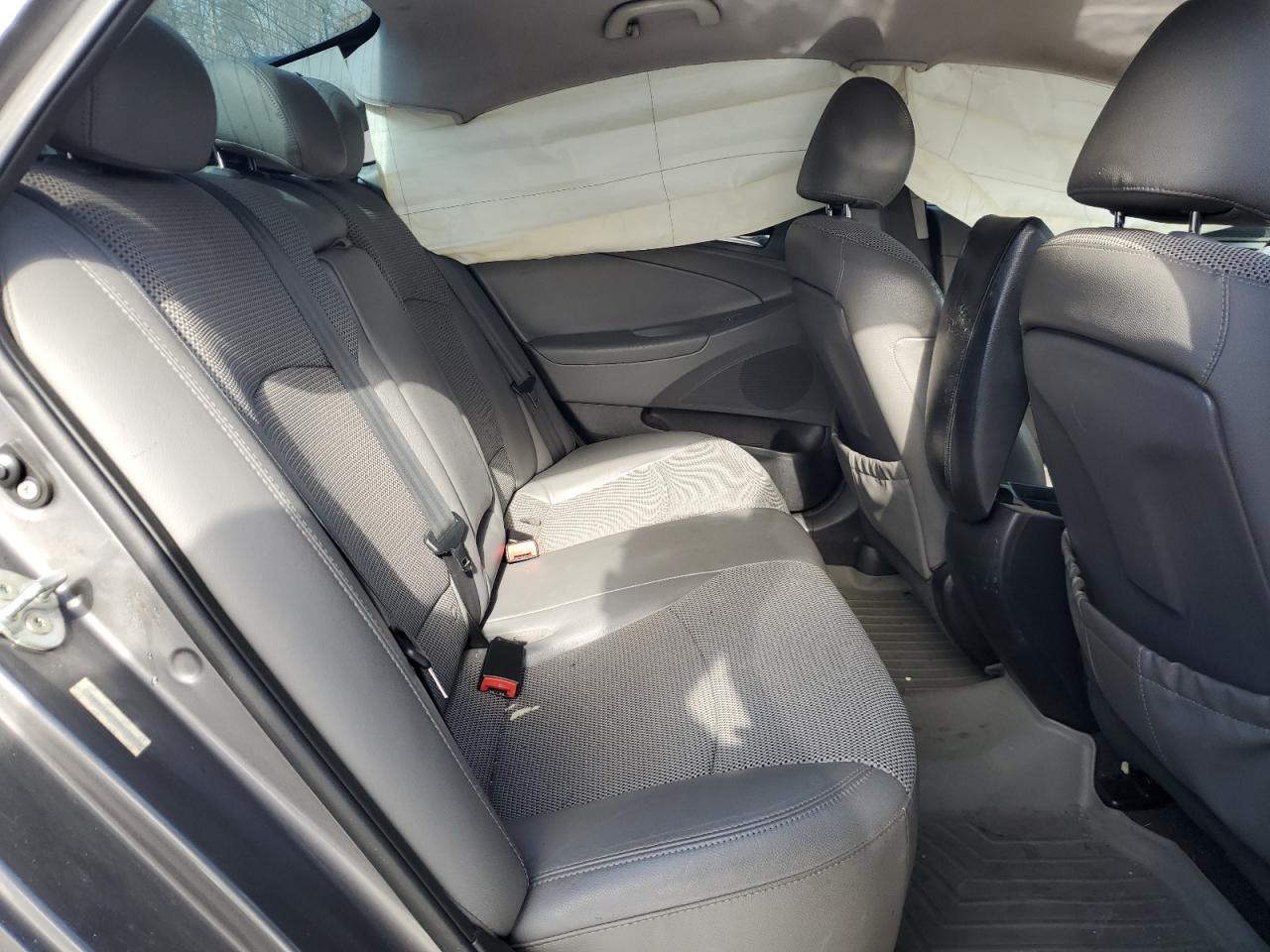 2011 Hyundai Sonata - Image 10