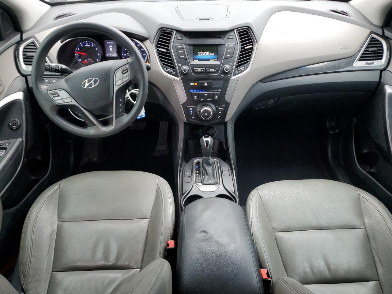2016 Hyundai Santa Fe - Image 8
