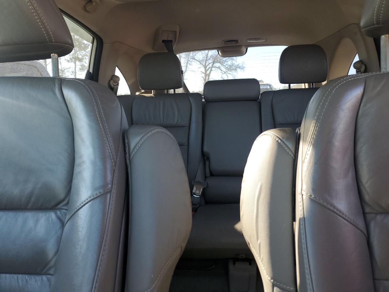 2010 Honda CR-V - Image 10
