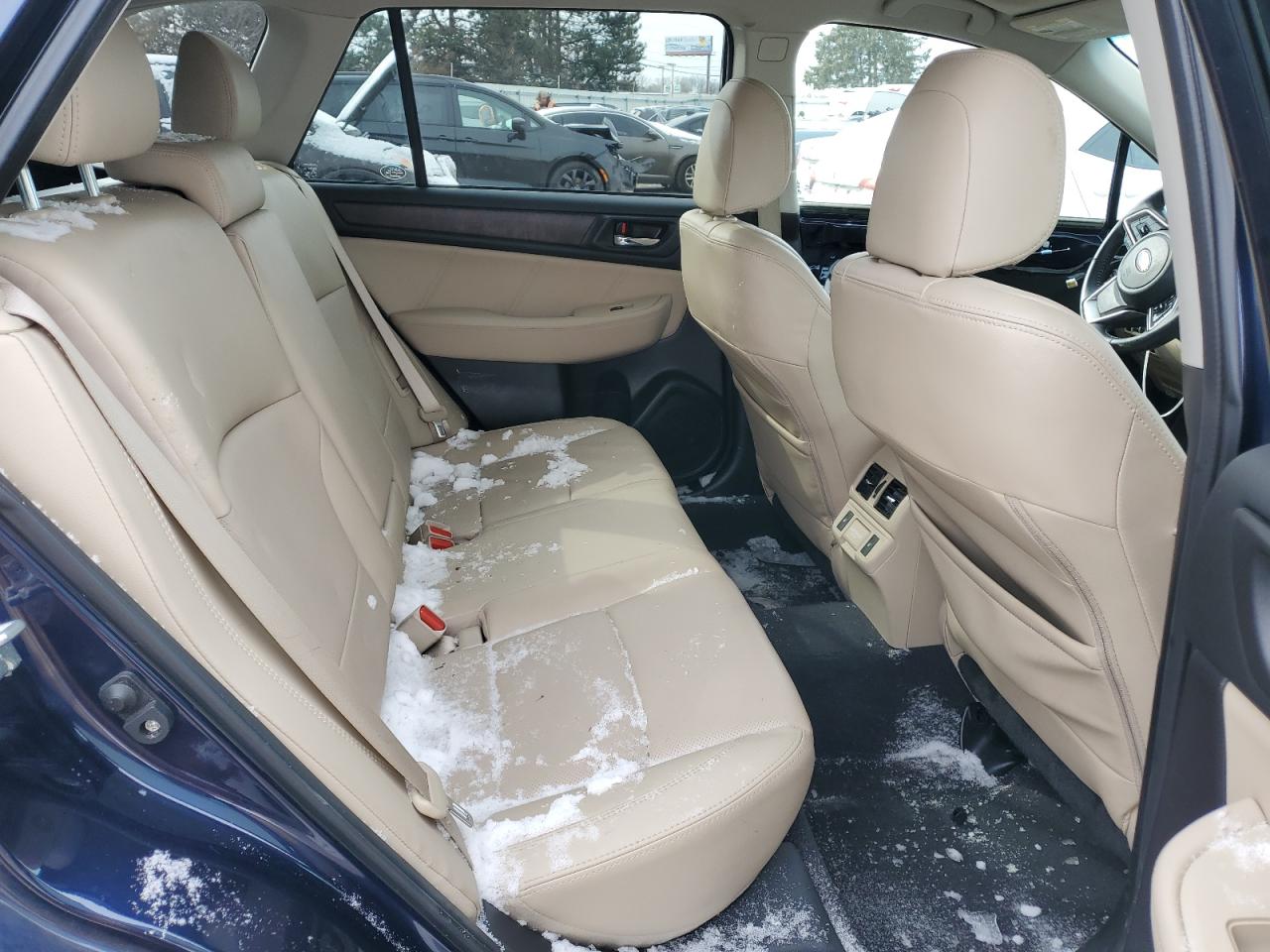 2018 Subaru Outback - Image 11