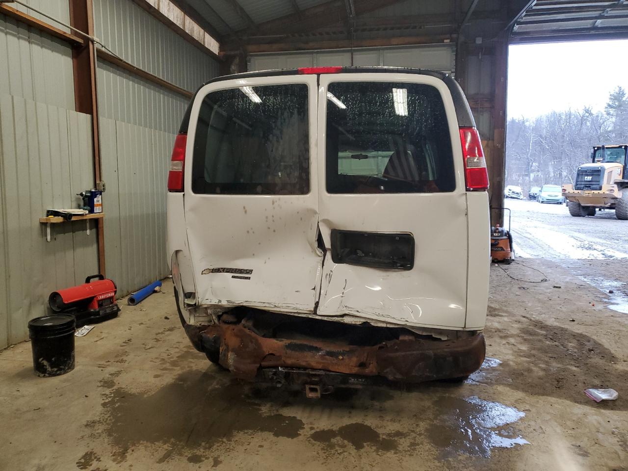 2015 Chevrolet Express - Image 6