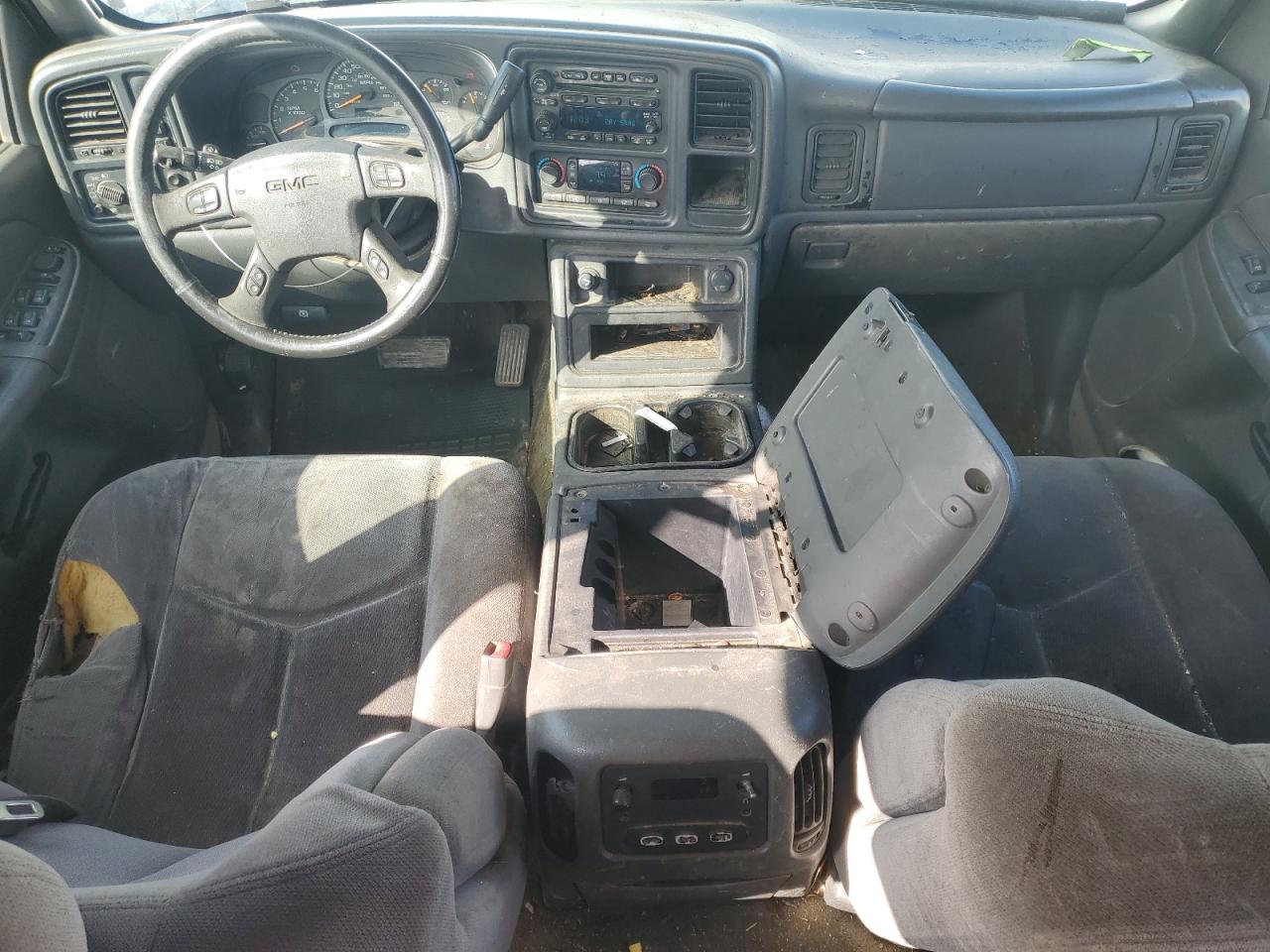 2005 GMC Sierra - Image 8