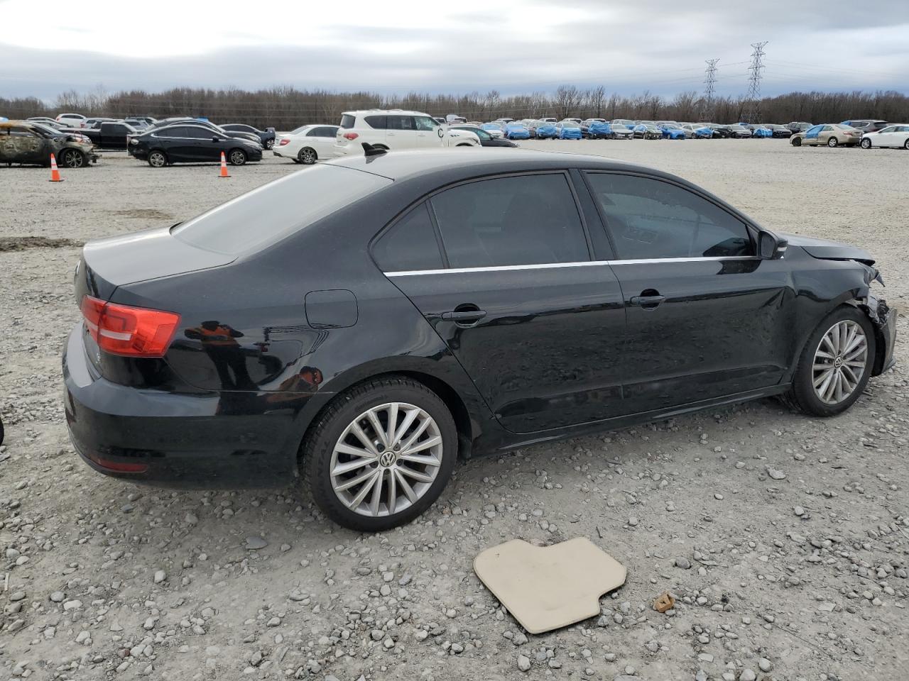 2015 Volkswagen Jetta - Image 3