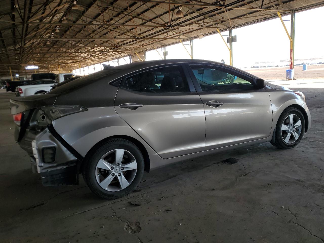 2013 Hyundai Elantra - Image 3