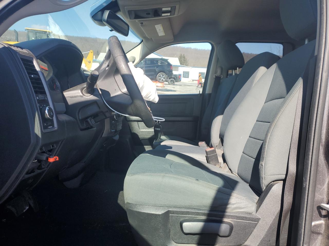 2016 RAM 1500 - Image 7