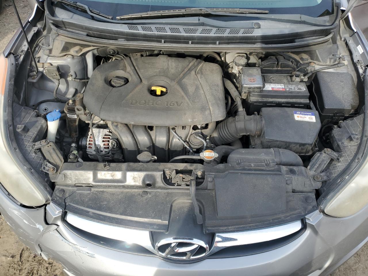 2011 Hyundai Elantra - Image 11