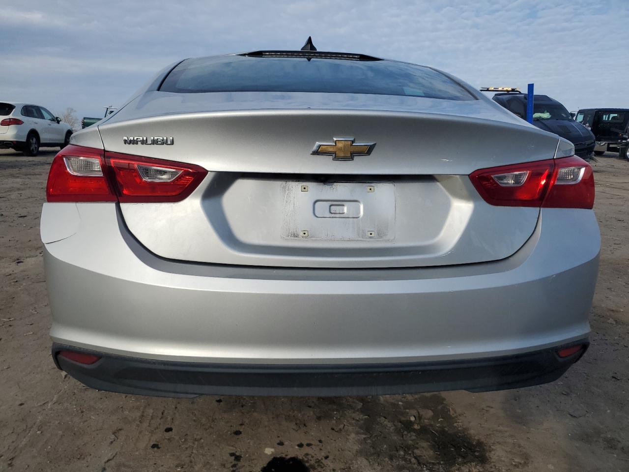 2022 Chevrolet Malibu - Image 6