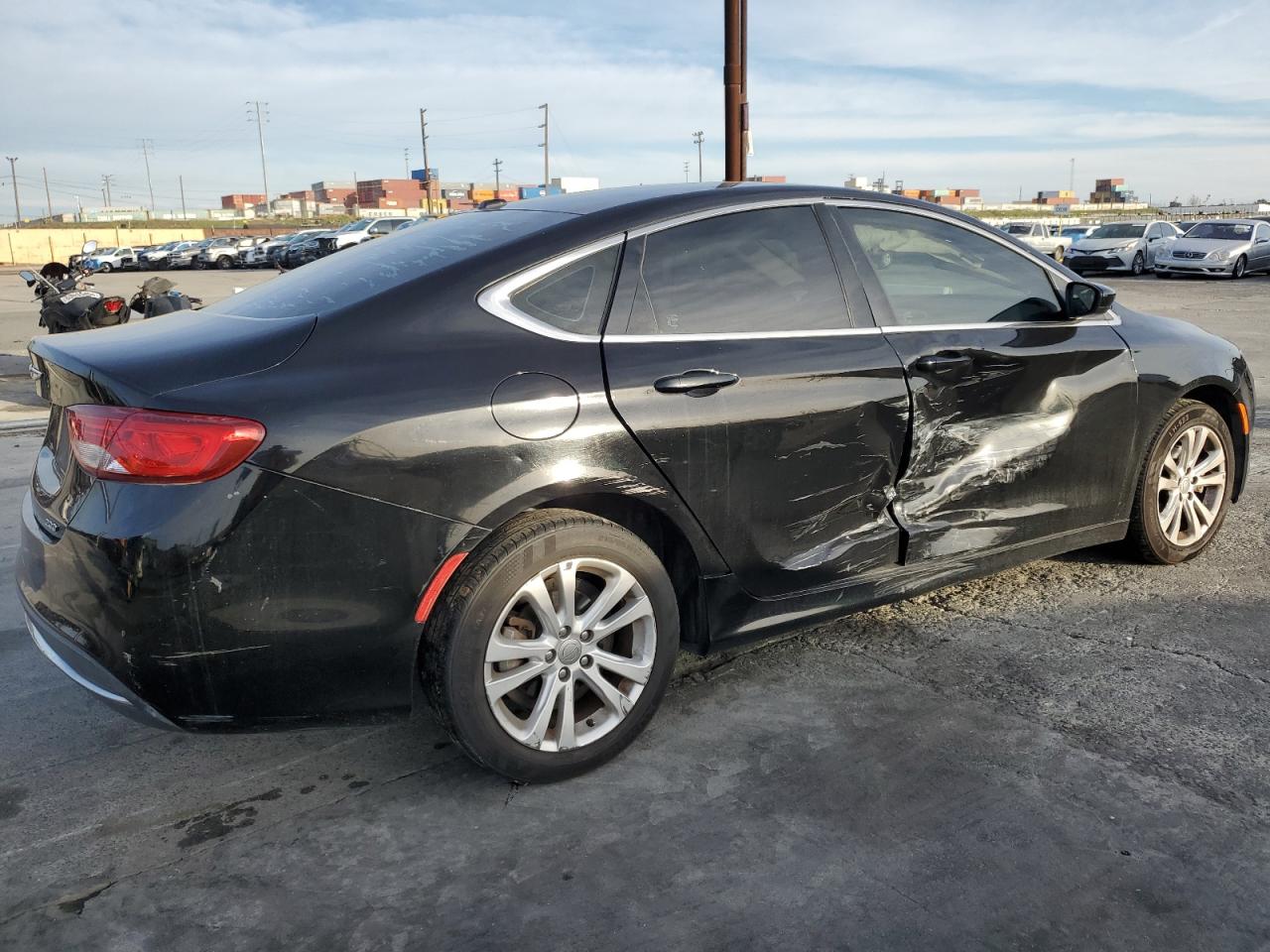 2015 Chrysler 200 - Image 3