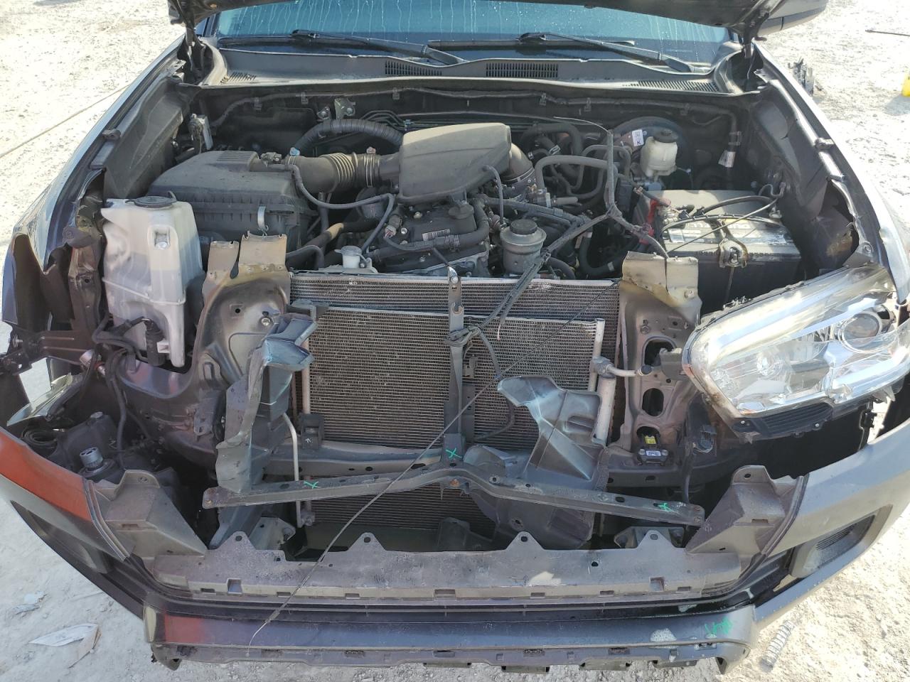 2018 Toyota Tacoma - Image 11