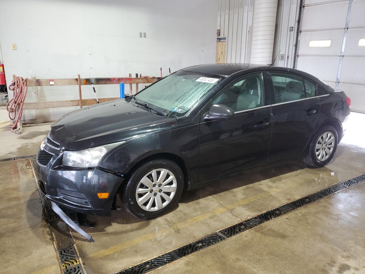 2011 Chevrolet Cruze - Image 1