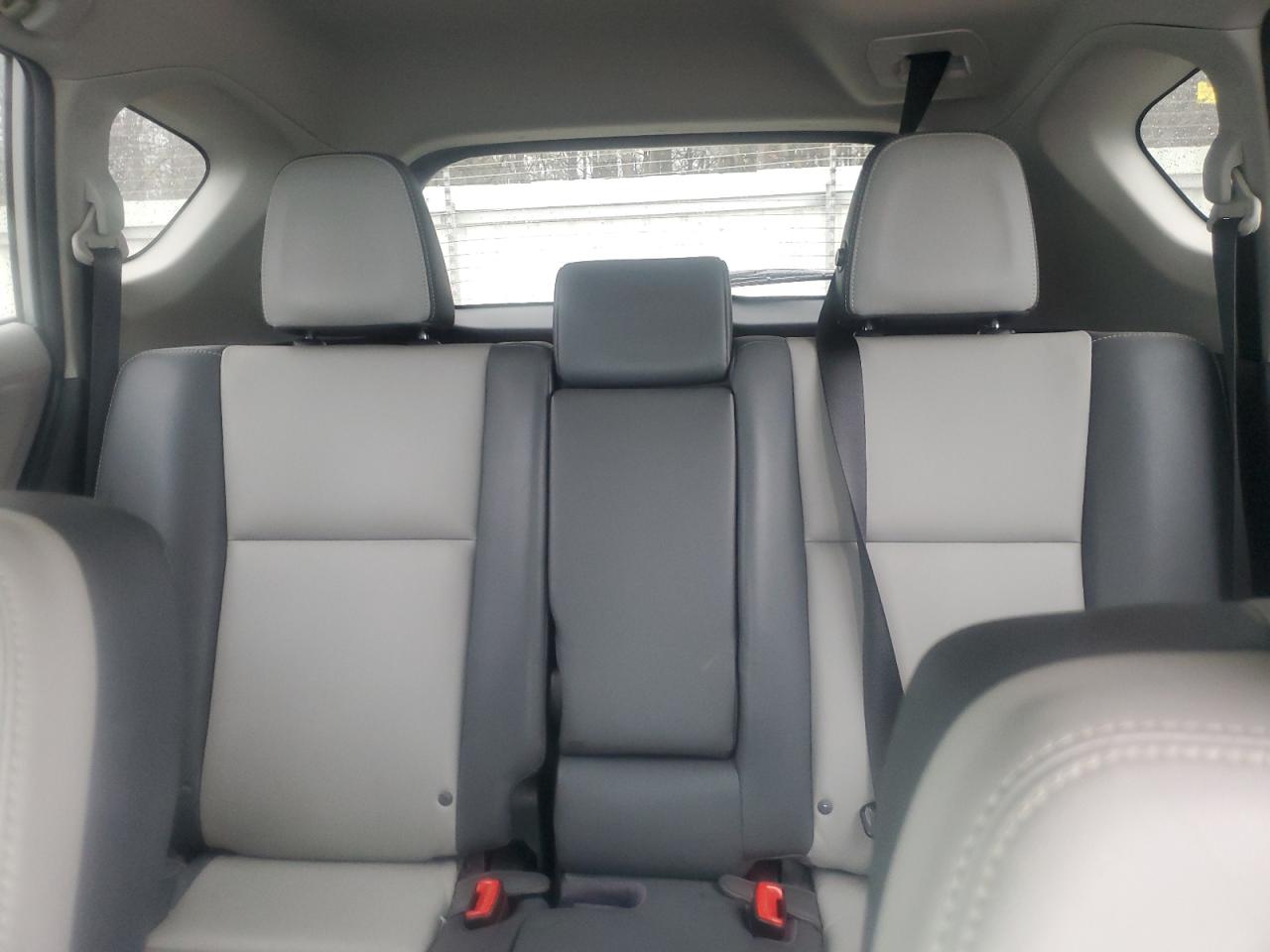 2013 Toyota RAV 4 - Image 10