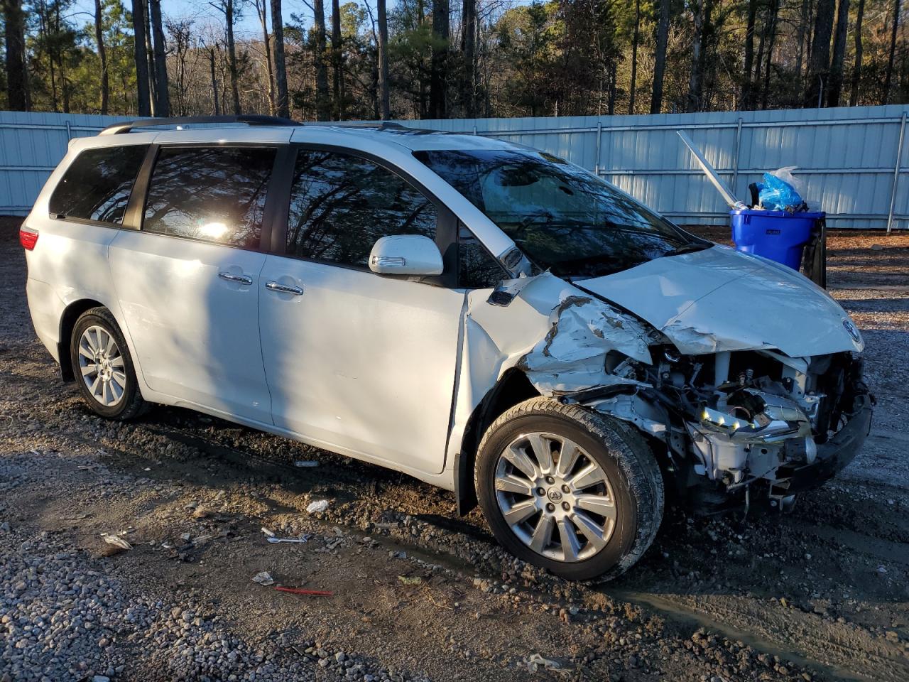 2015 Toyota Sienna - Image 4