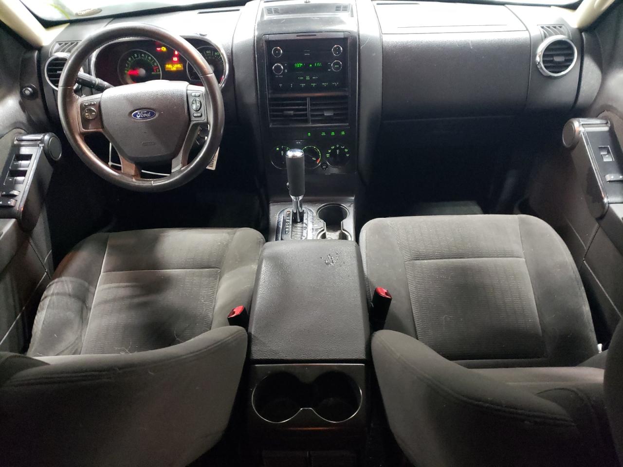 2010 Ford Explorer - Image 8
