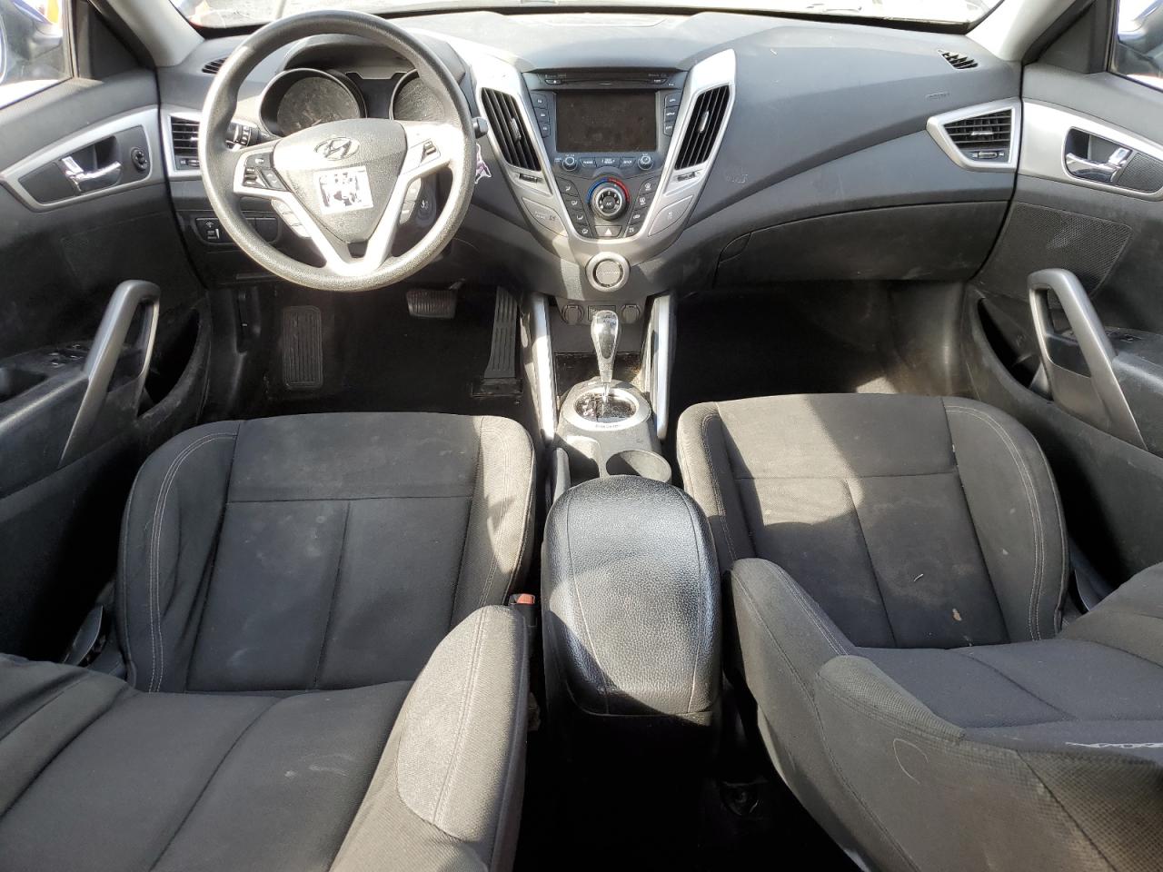2016 Hyundai Veloster - Image 8