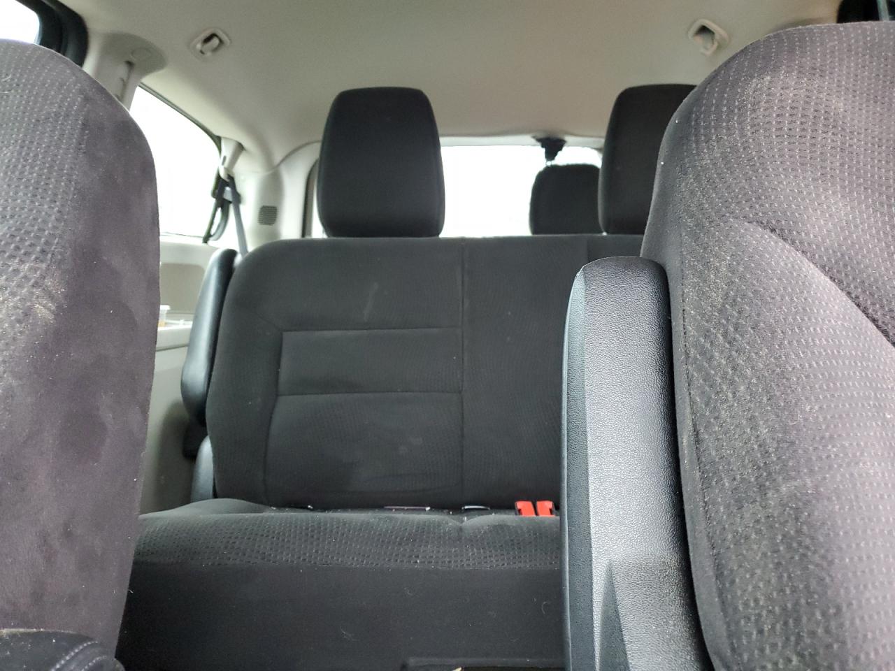 2014 Dodge Caravan - Image 10