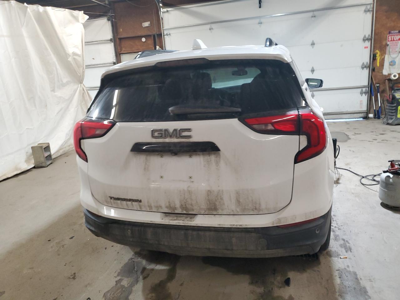 2020 GMC Terrain - Image 6