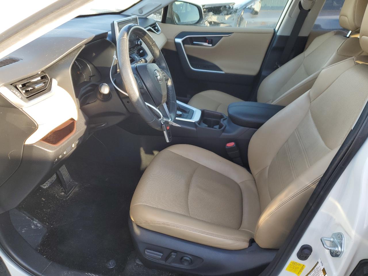 2019 Toyota RAV 4 - Image 7