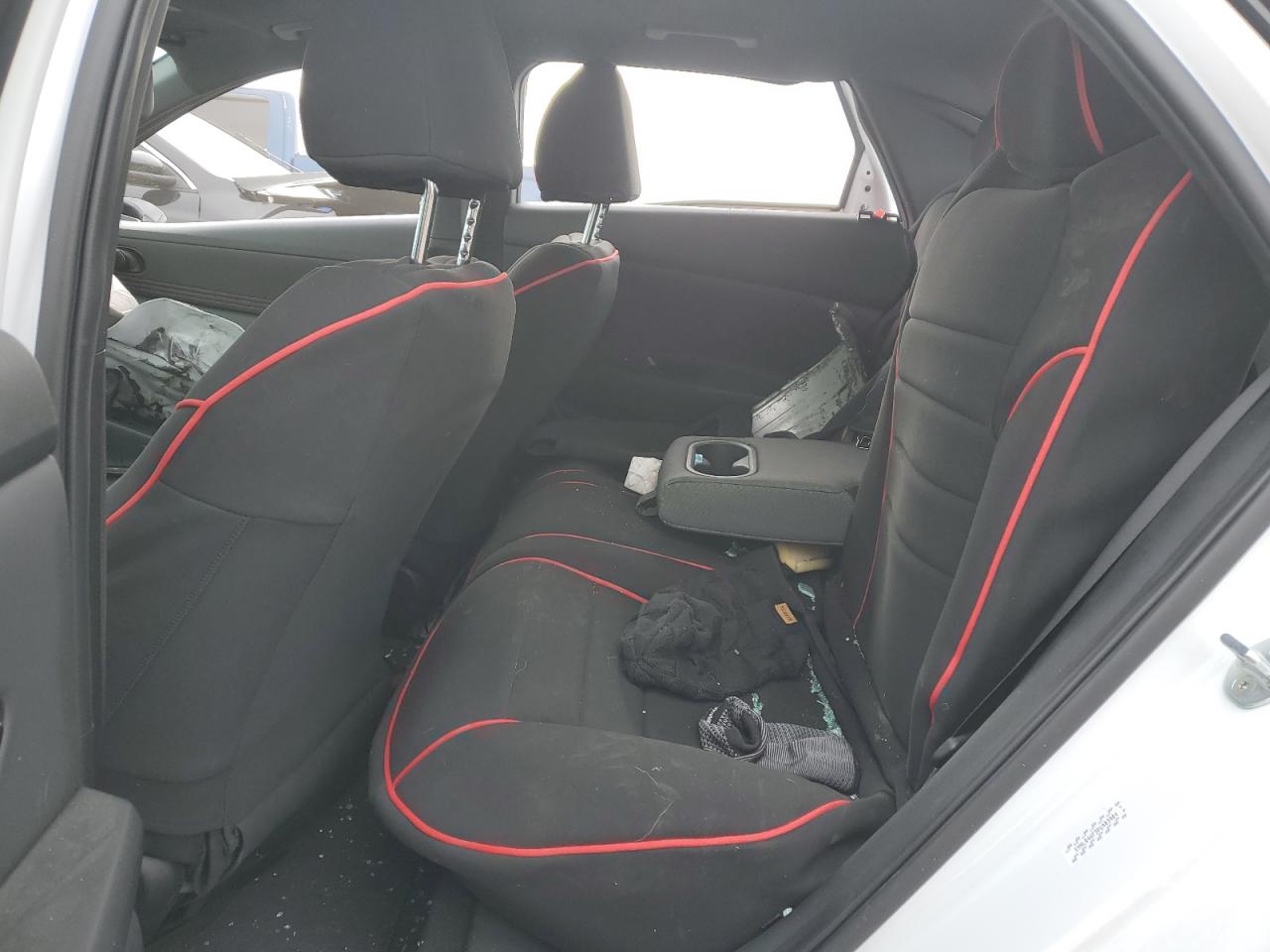 2023 Hyundai Elantra - Image 10