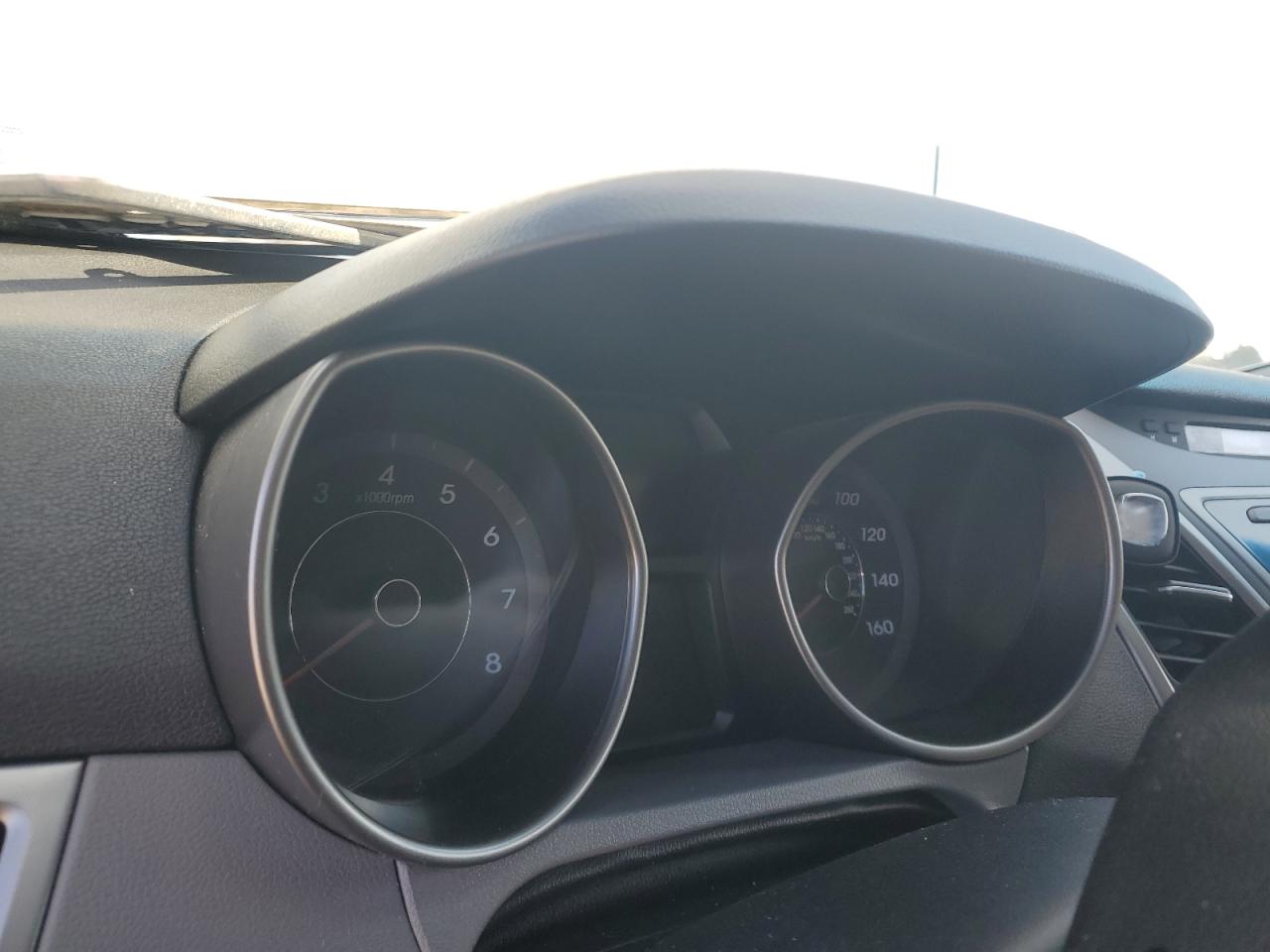 2016 Hyundai Elantra - Image 9