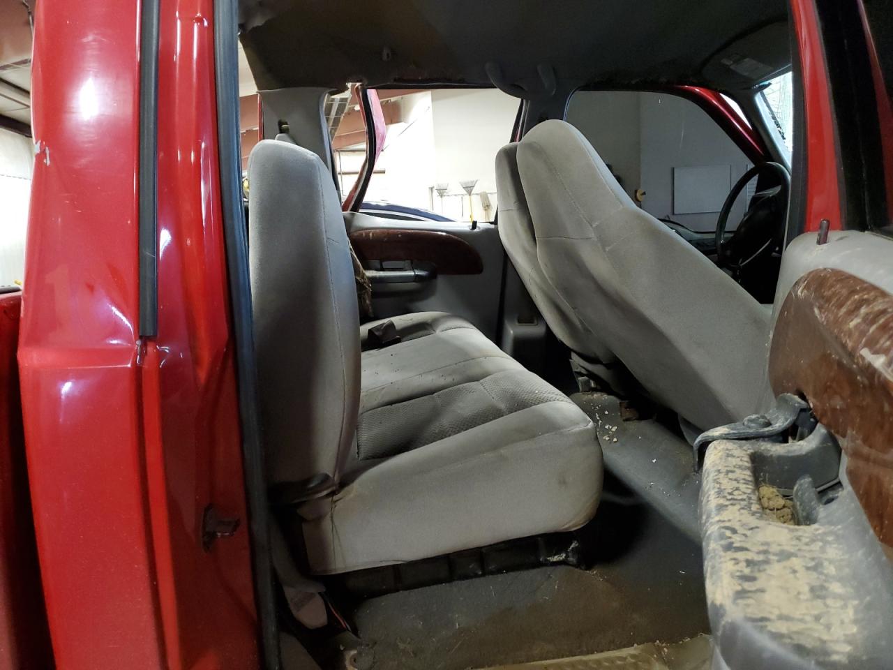 2001 Ford F250 - Image 10