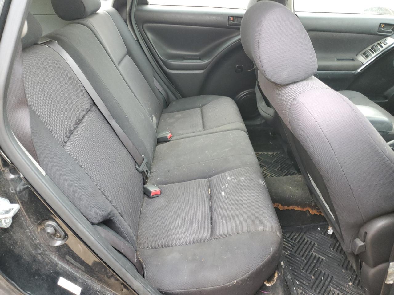2004 Pontiac Vibe - Image 10