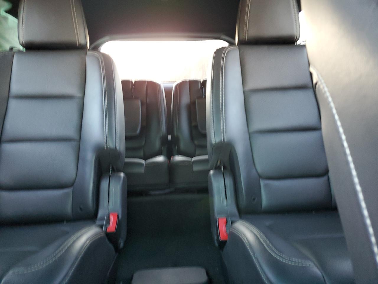 2015 Ford Explorer - Image 10