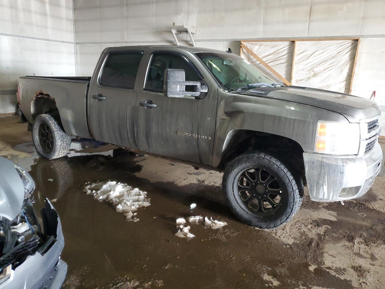 2007 Chevrolet Silverado - Image 4