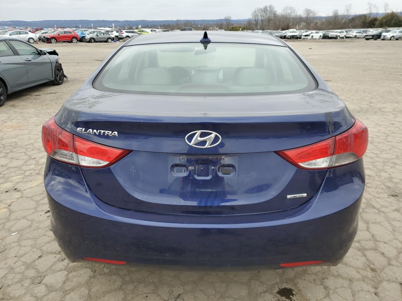 2011 Hyundai Elantra - Image 6