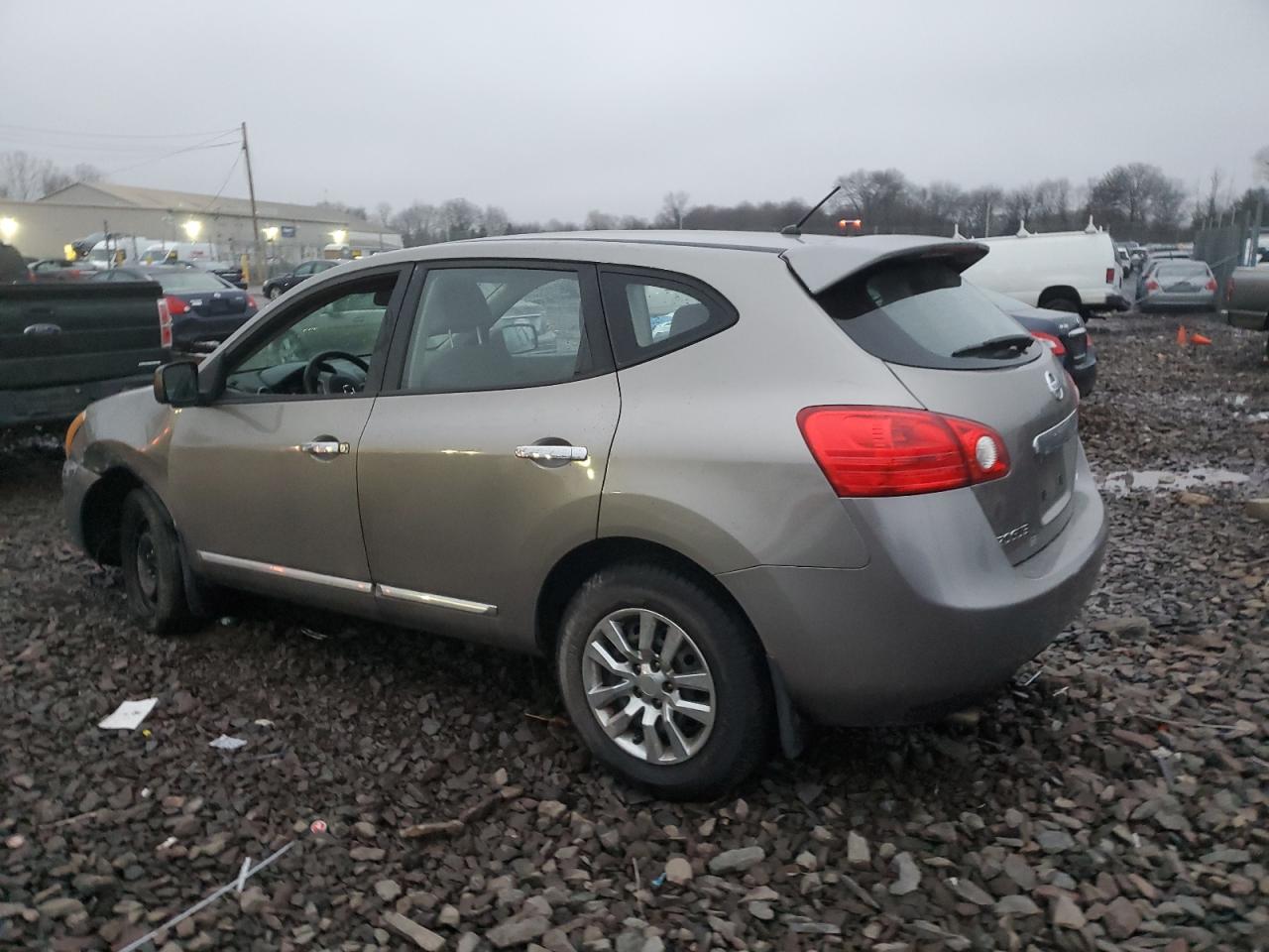 2013 Nissan Rogue - Image 2