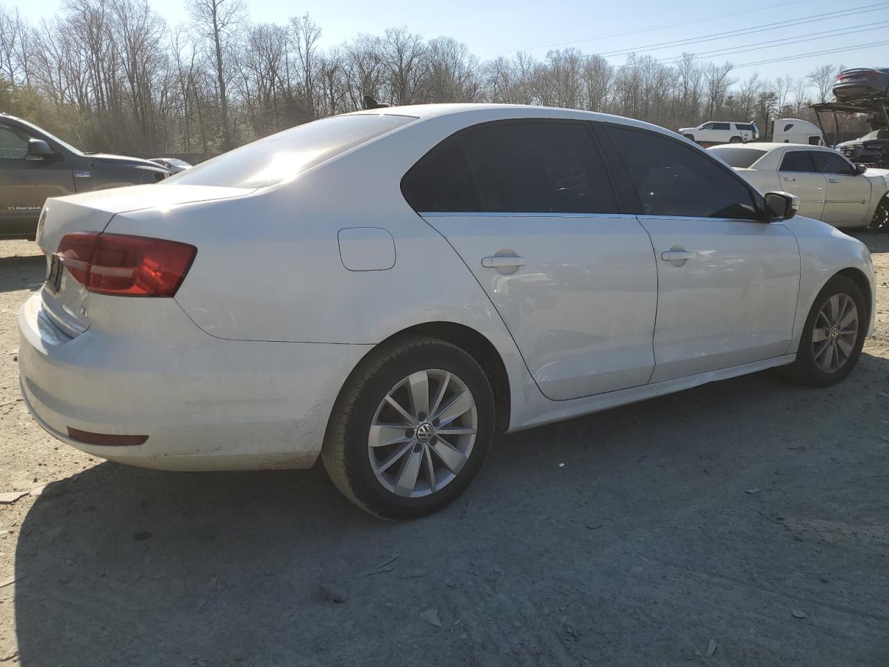 2015 Volkswagen Jetta - Image 3