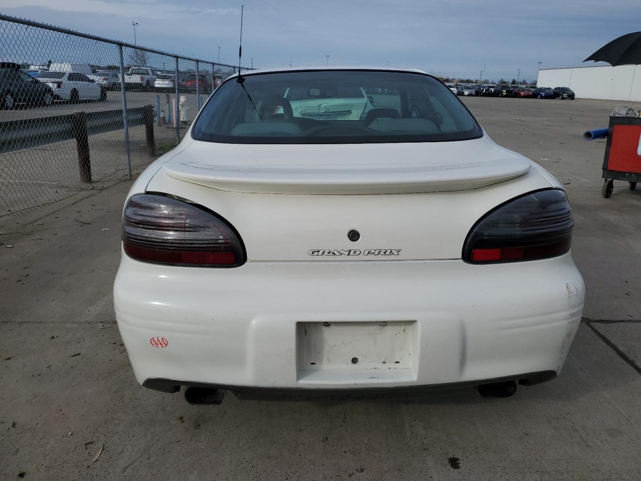 2002 Pontiac Grand Prix - Image 6