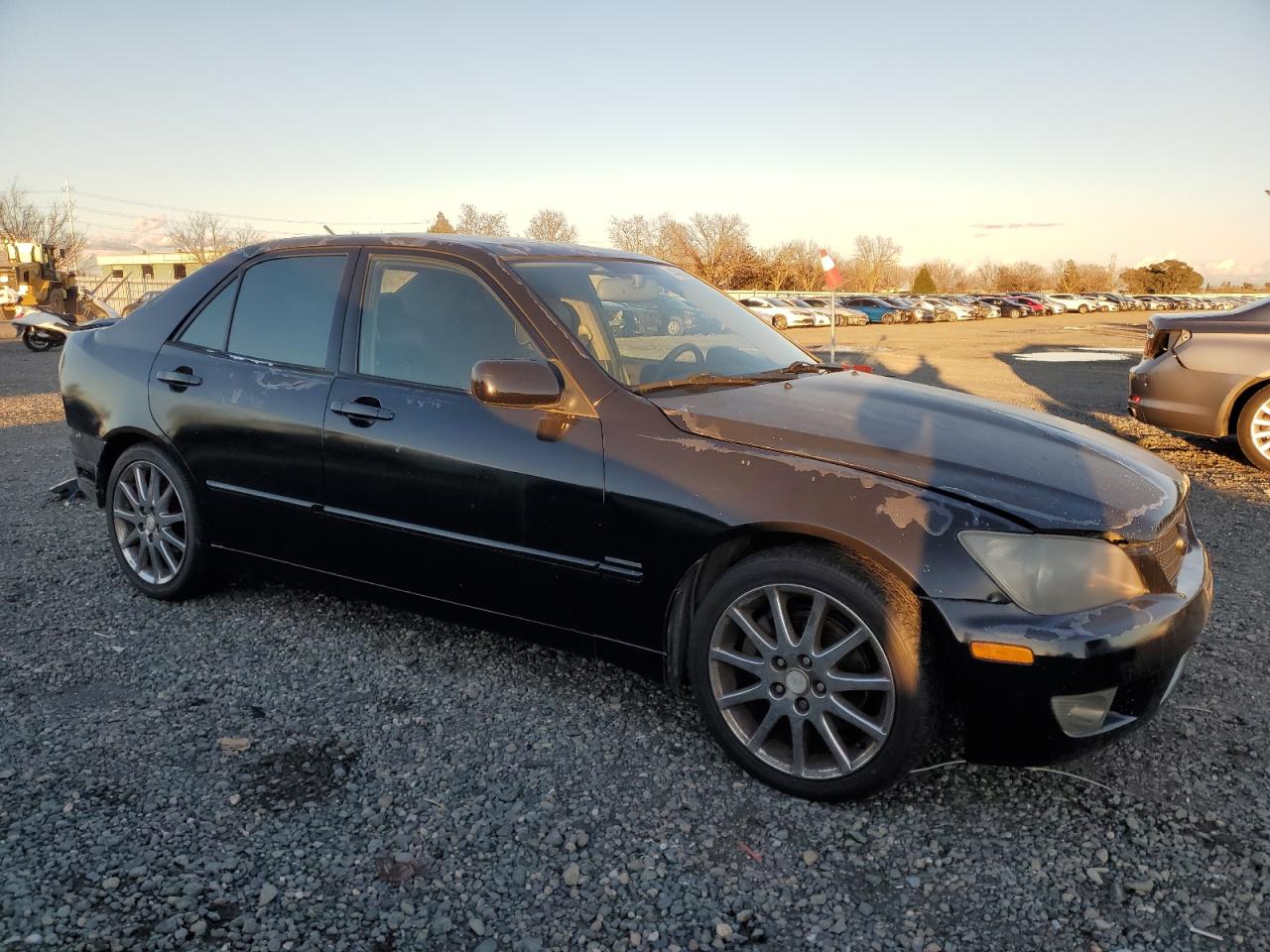 2003 Lexus IS - Image 4