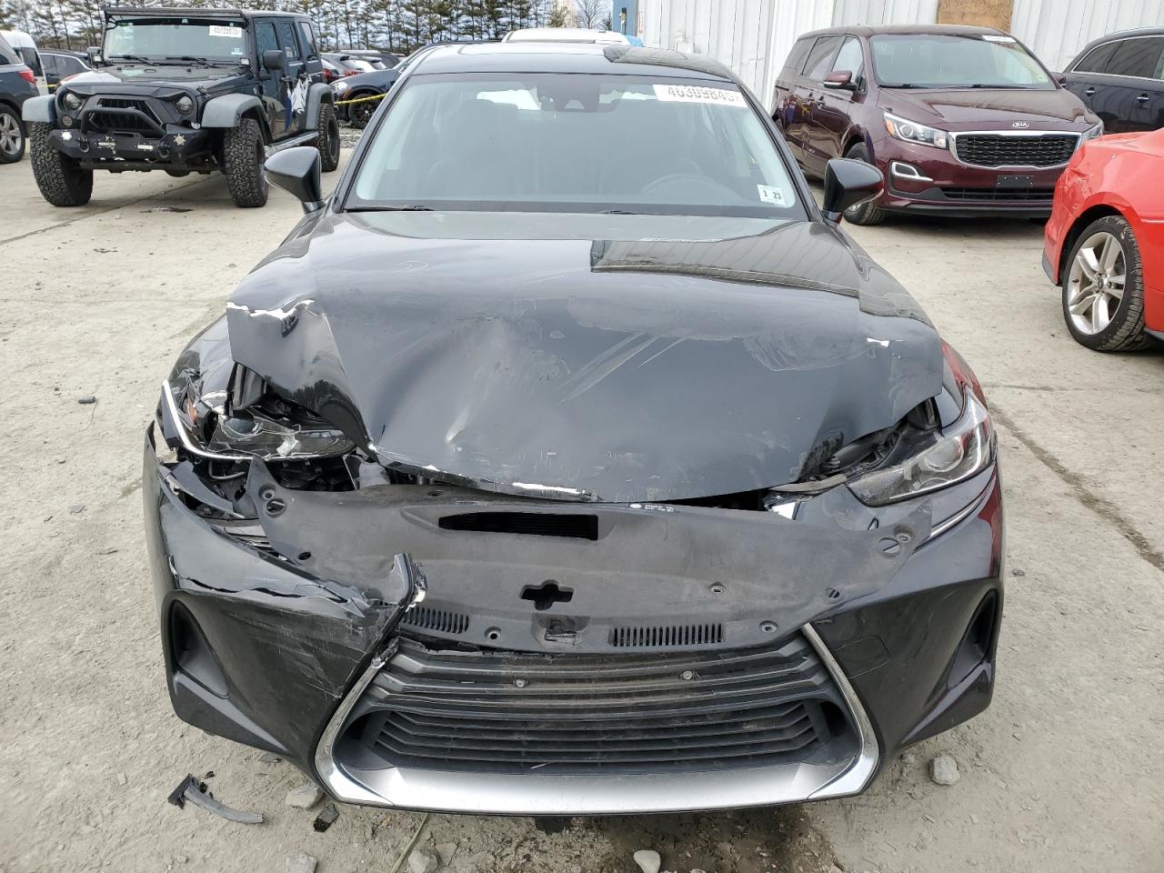 2018 Lexus IS - Image 5