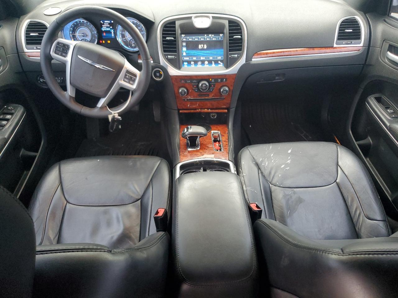 2014 Chrysler 300 - Image 8
