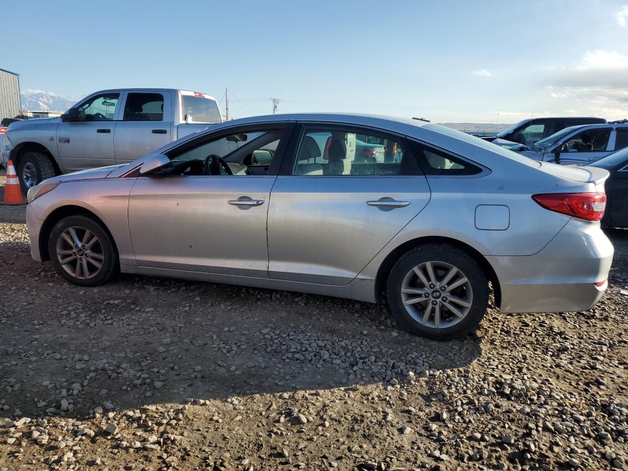 2016 Hyundai Sonata - Image 2