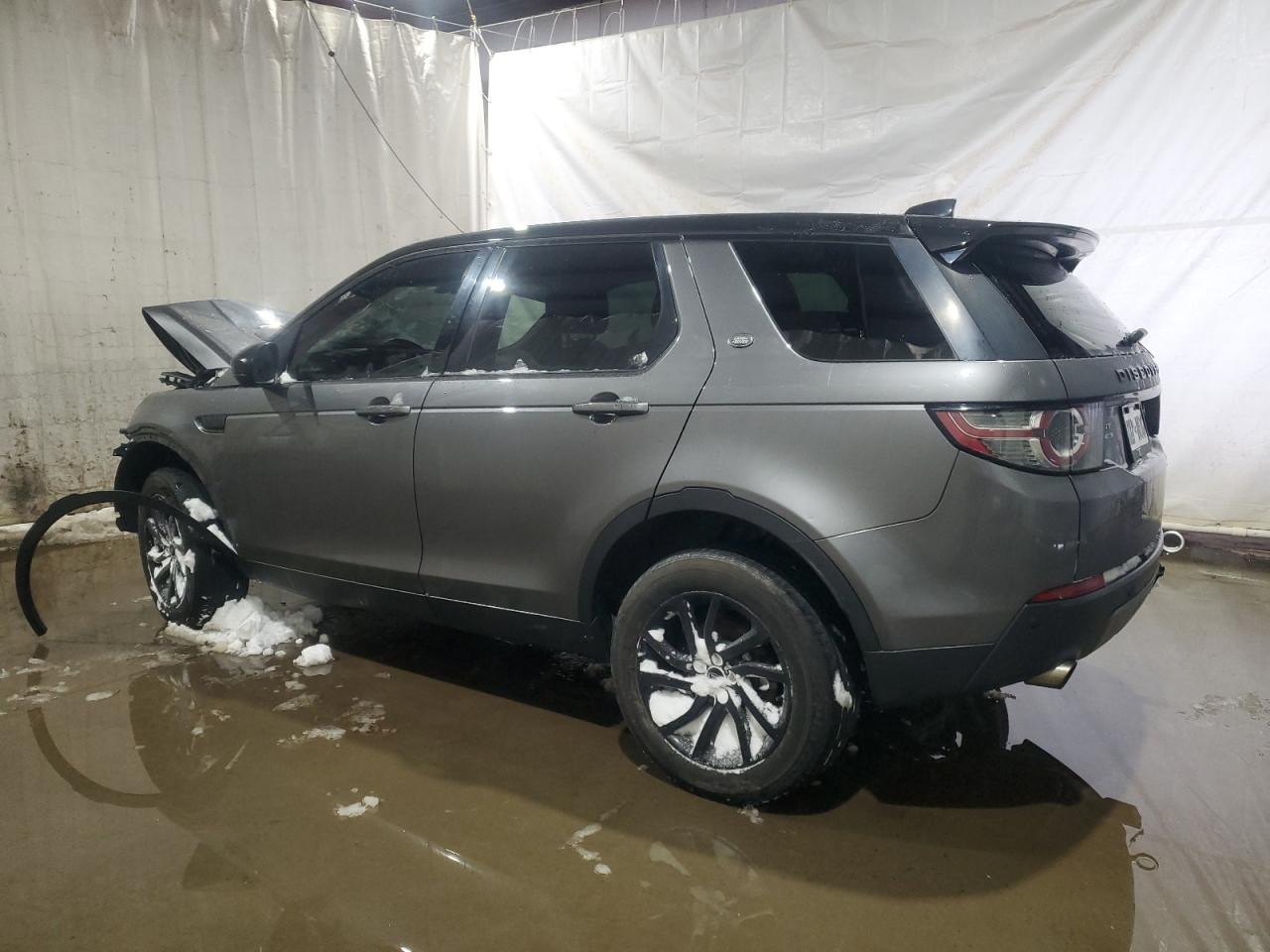 2017 Land Rover Discovery - Image 2