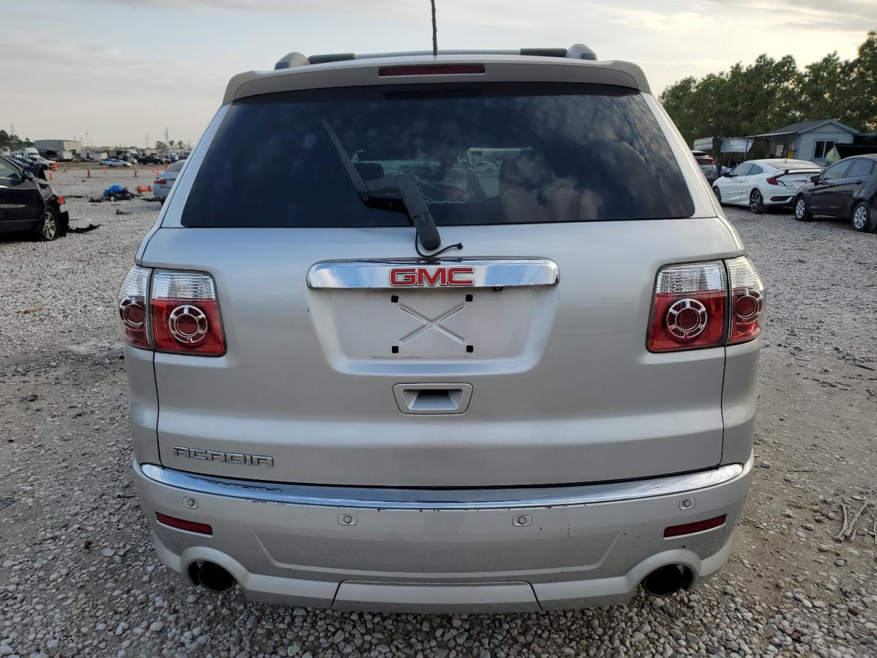 2012 GMC Acadia - Image 6