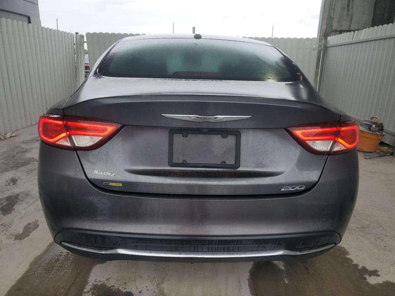 2016 Chrysler 200 - Image 6