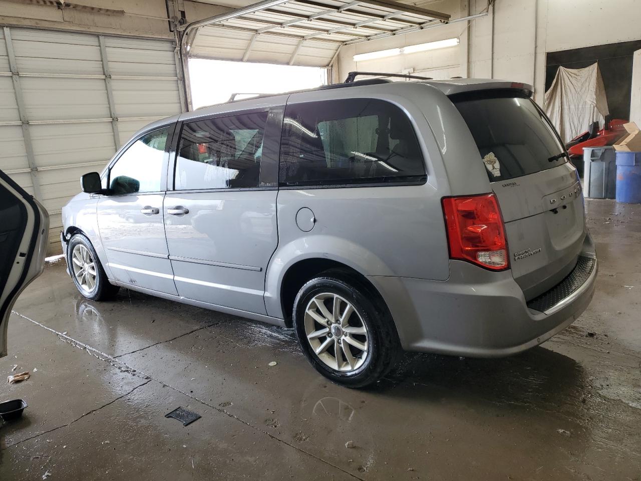 2013 Dodge Caravan - Image 2