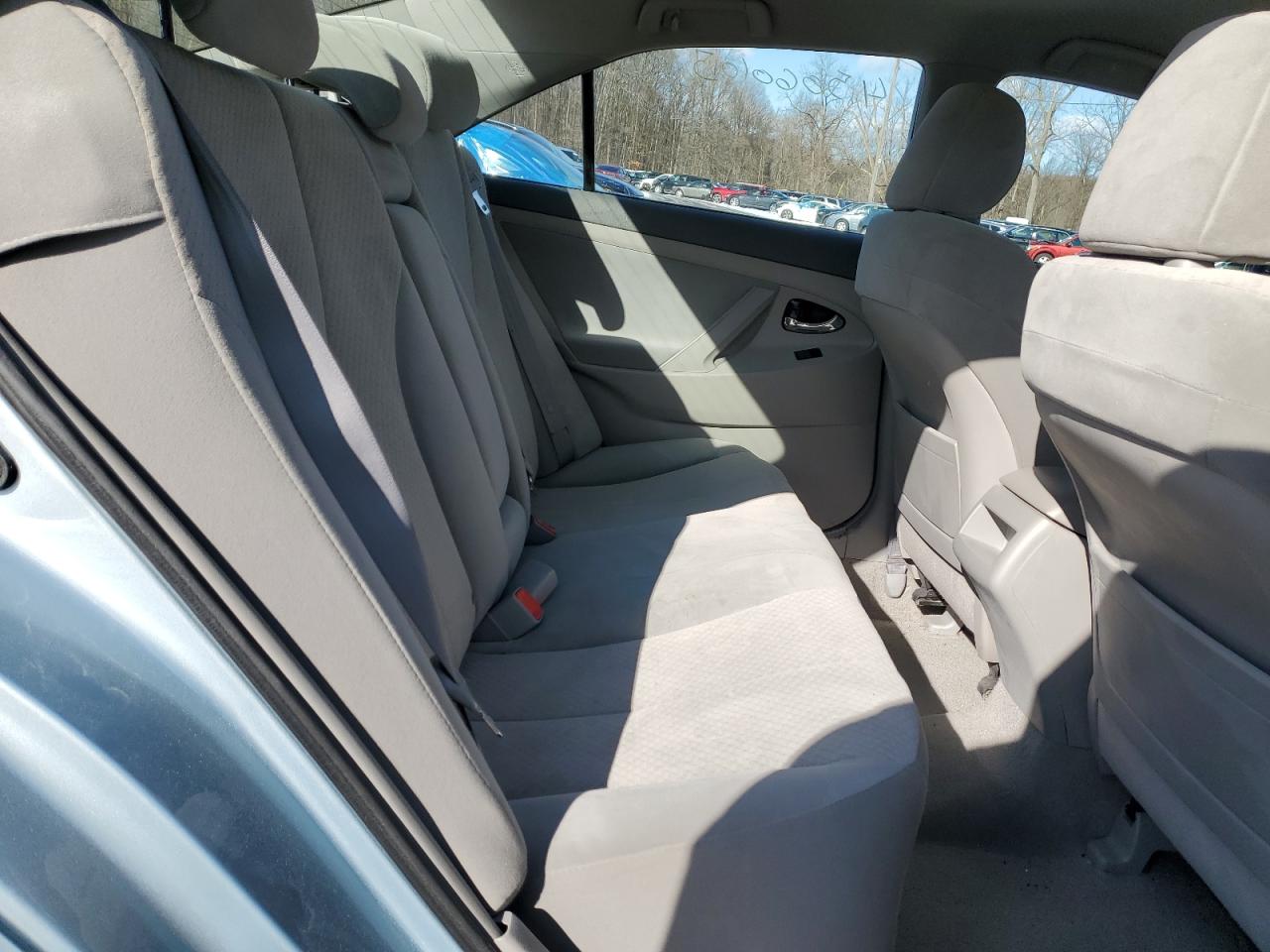 2009 Toyota Camry - Image 10