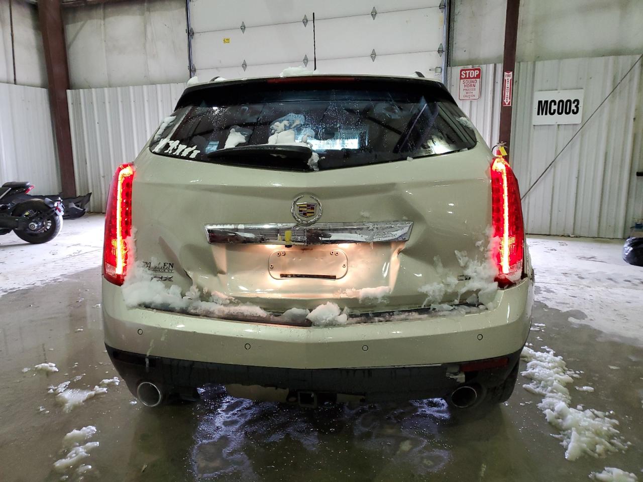 2016 Cadillac SRX - Image 6
