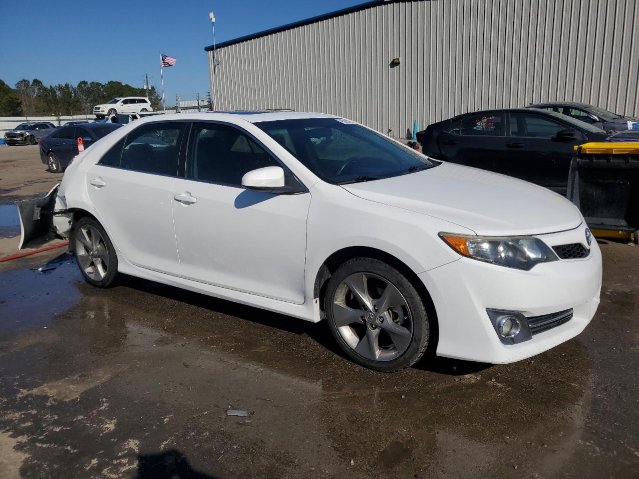 2014 Toyota Camry - Image 4