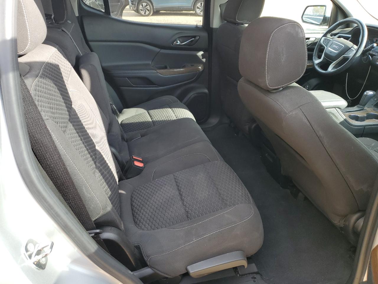 2017 GMC Acadia - Image 11