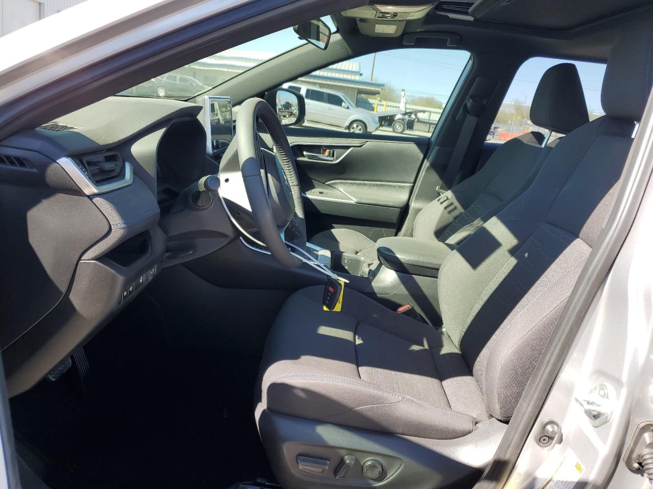 2024 Toyota RAV 4 - Image 7