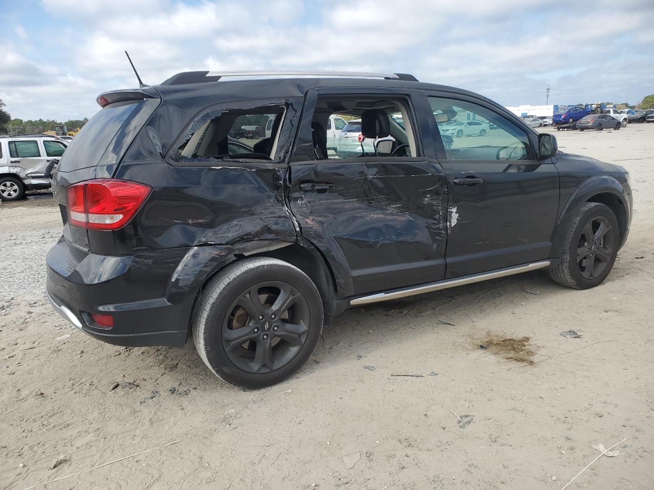 2020 Dodge Journey - Image 3